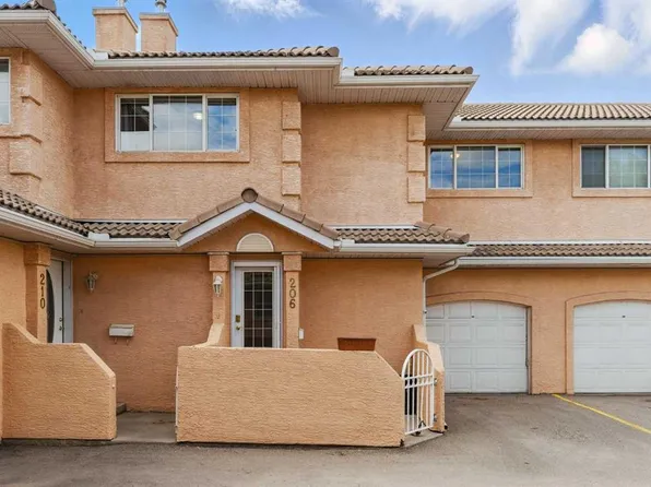 206 E Coral Cv NE, Calgary, AB T3J 3Y9