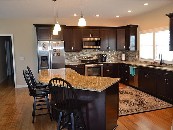 3rd image of 1406 W Wade Ave