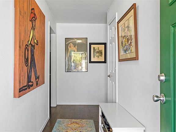 5th image of 1203 Dorchester Ct