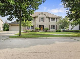 1258 Highpoint Ln, Waukesha, WI 53189