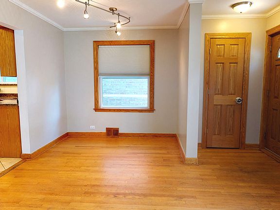 5th image of 7451 N Oconto Ave