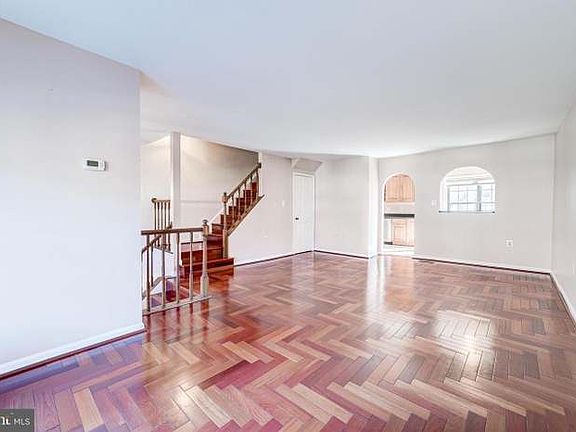 3rd image of 5424 Barrister Pl