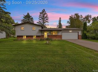 6155 E Maple Ave, Grand Blanc, MI 48439