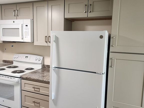 2nd image of 26H Piscassic St #209
