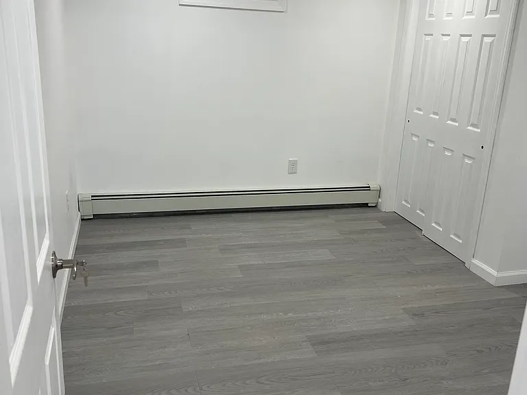 2821 Wilson Ave — Photo 2