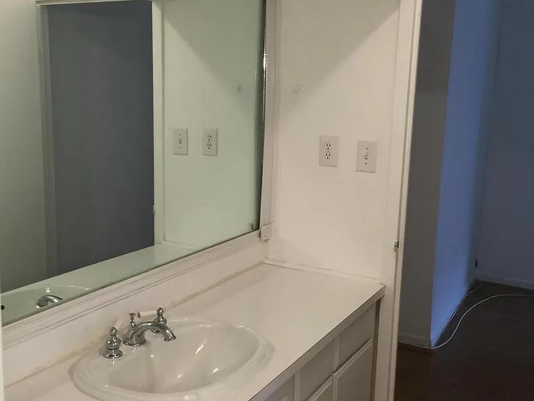 950 25th St NW #310 — Photo 9