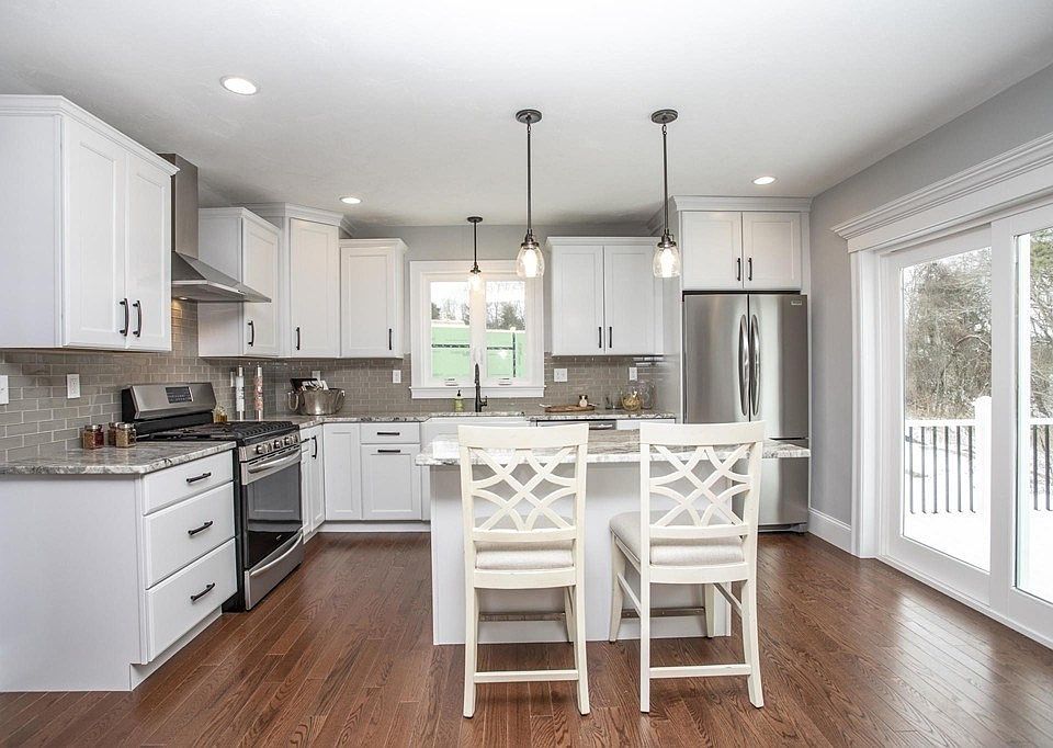 1st image of 31 Hillcrest Cir #13