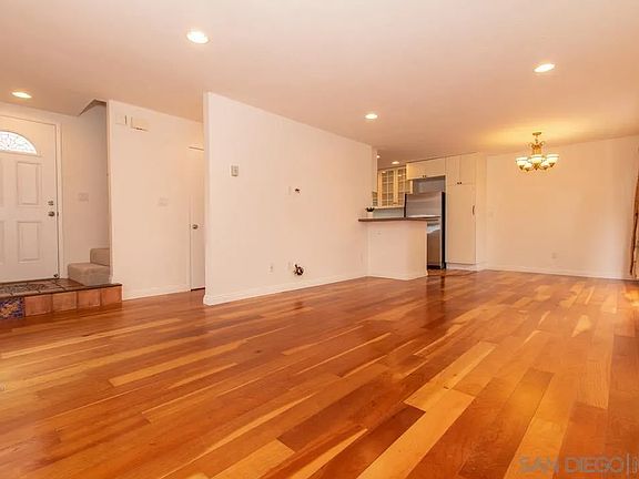 4th image of 2018 Pacific Beach Dr APT 3