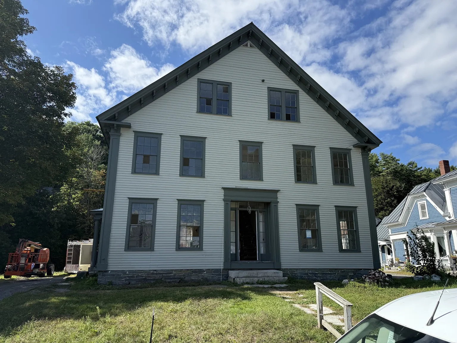 2 bed, 839 sqft, $1,812 — Photo 1