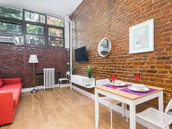 3rd image of 218 E 84th St APT 1B