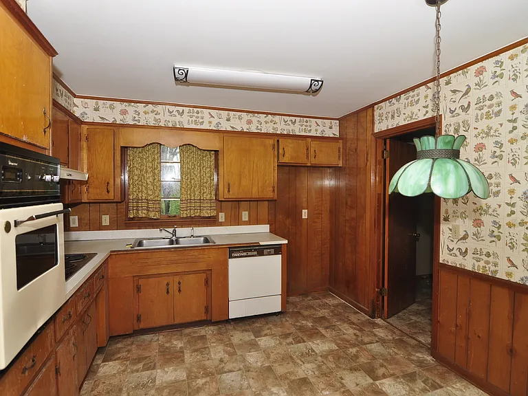 1909 Forney Dr NW — Photo 2