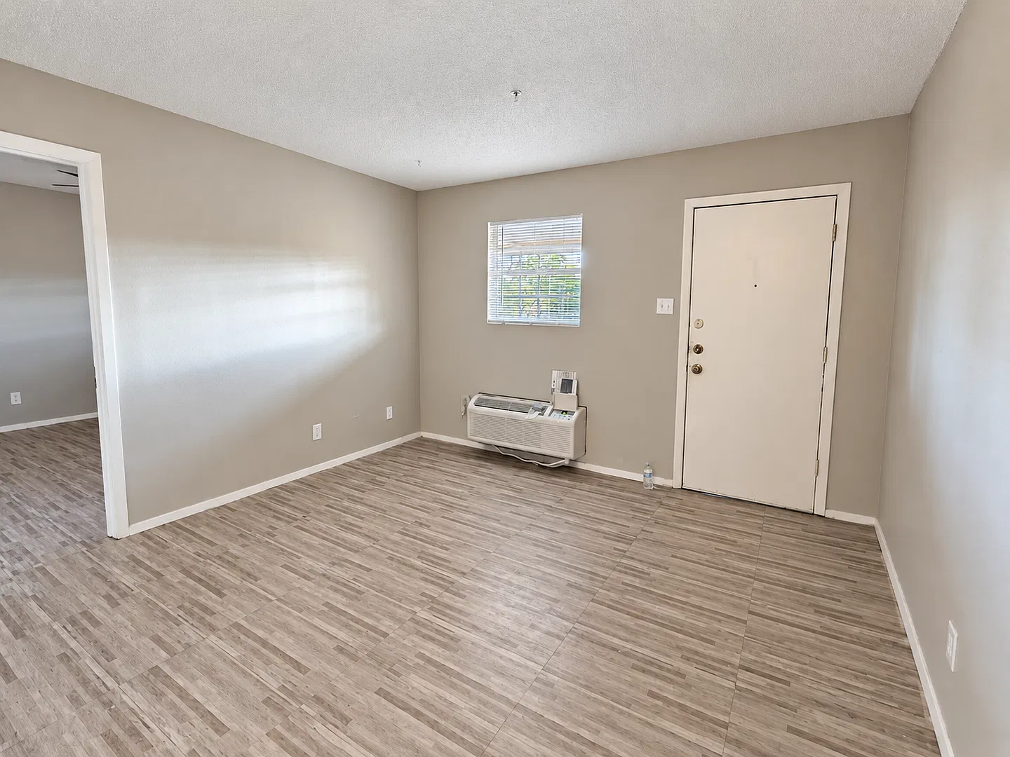 All Bills Paid! Cute 1-Bedroom Apartment Available Now! | Capris Apartments — Photo 2