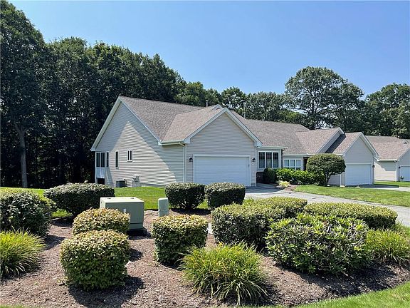 4th image of 93 Spencer Woods Dr