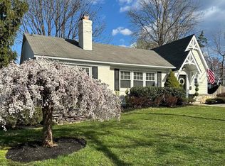 8800 Lowell Pl, Bethesda, MD 20817