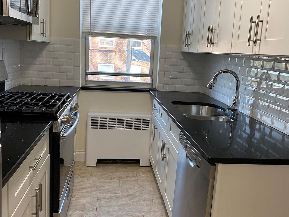 2nd image of 1499 E Terrace Cir APT 6