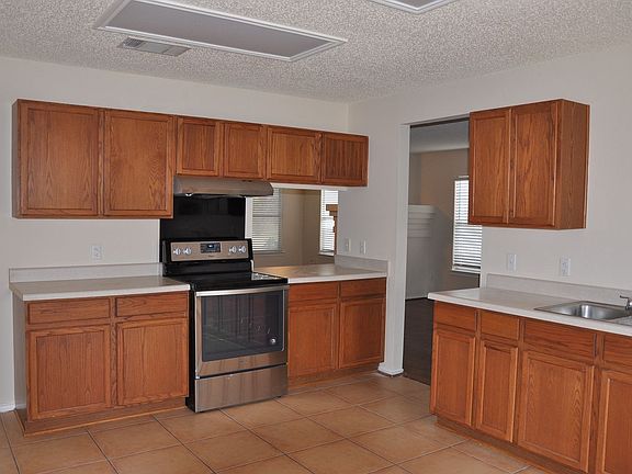 3rd image of 1713 Treeline Dr