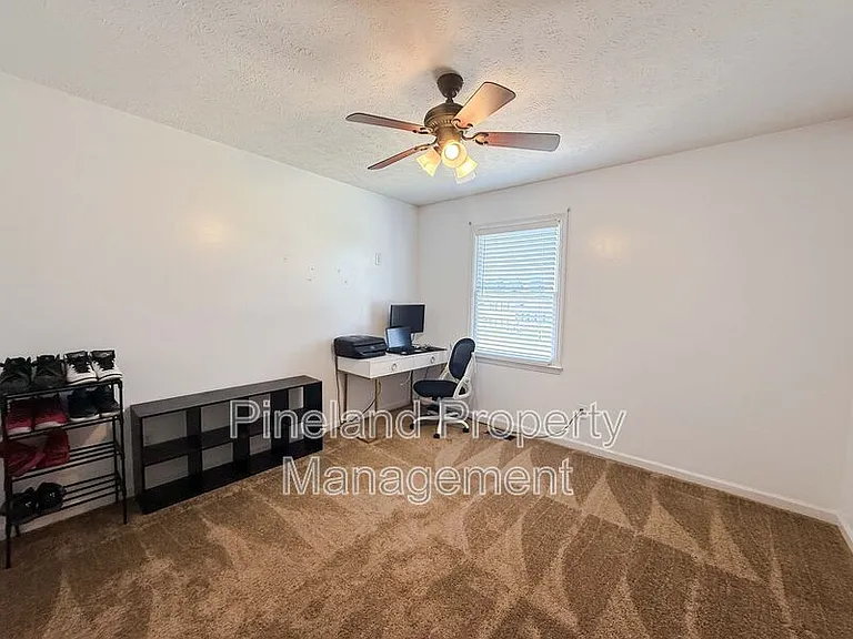 815 Zapata Ln — Photo 6
