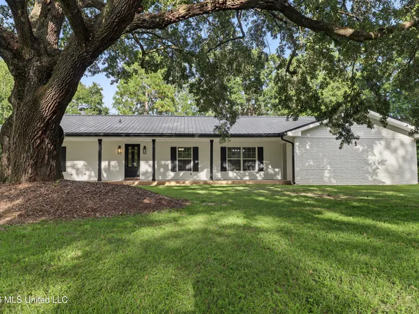 635 Calvin Dees St, Wiggins, MS 39577