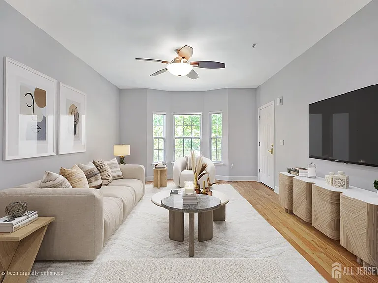 120 Forest Dr — Photo 3