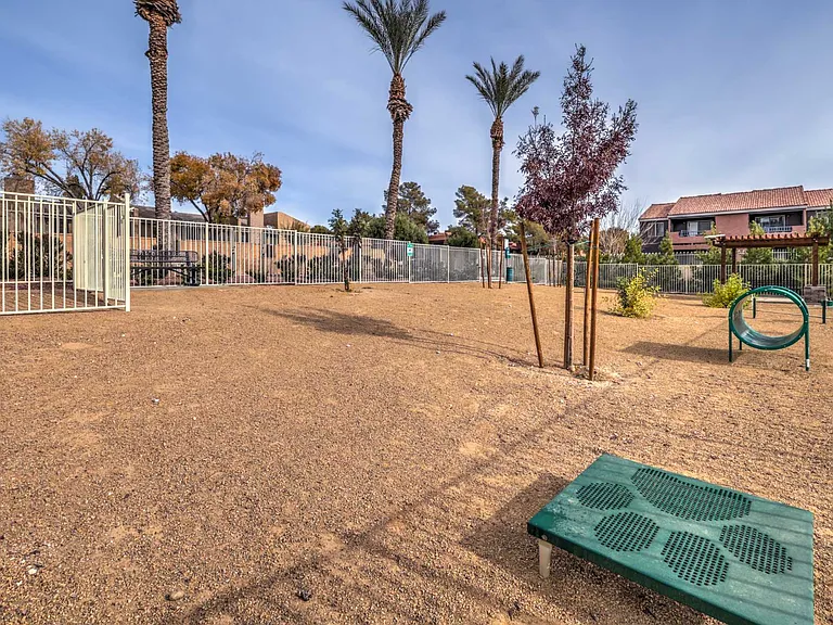 Silver Stream Apartments — Photo 30