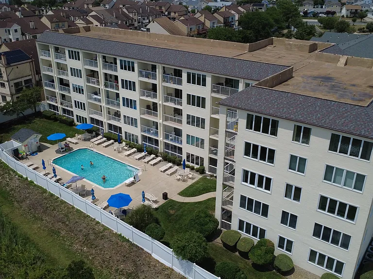 4600 W Brigantine Ave #305 — Photo 19