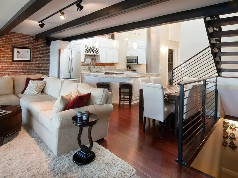 111 Market St #6 — Photo 2