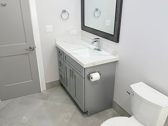 3rd image of 1719 N 18th Ave #201
