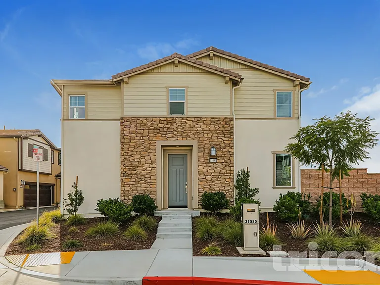 31647 Hans Dr — Photo 1