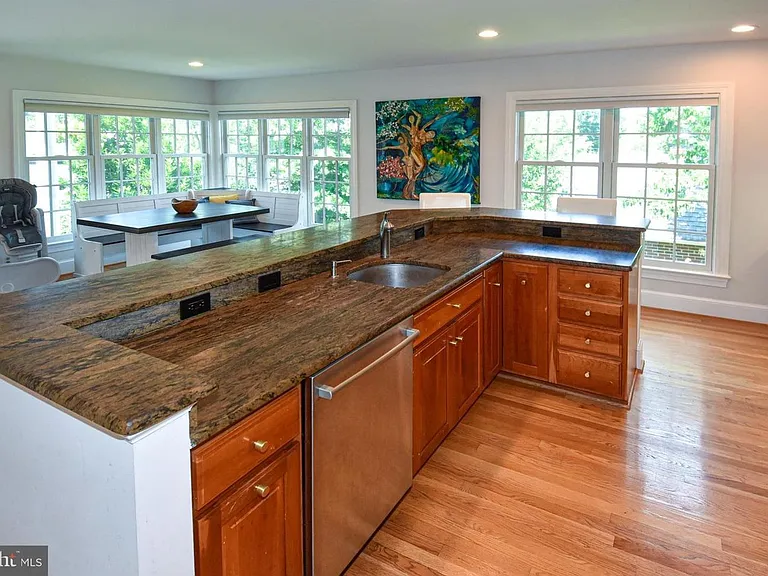 710 W View Ter — Photo 19
