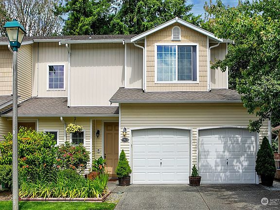 2nd image of 950 lynnwood Court SE #1023