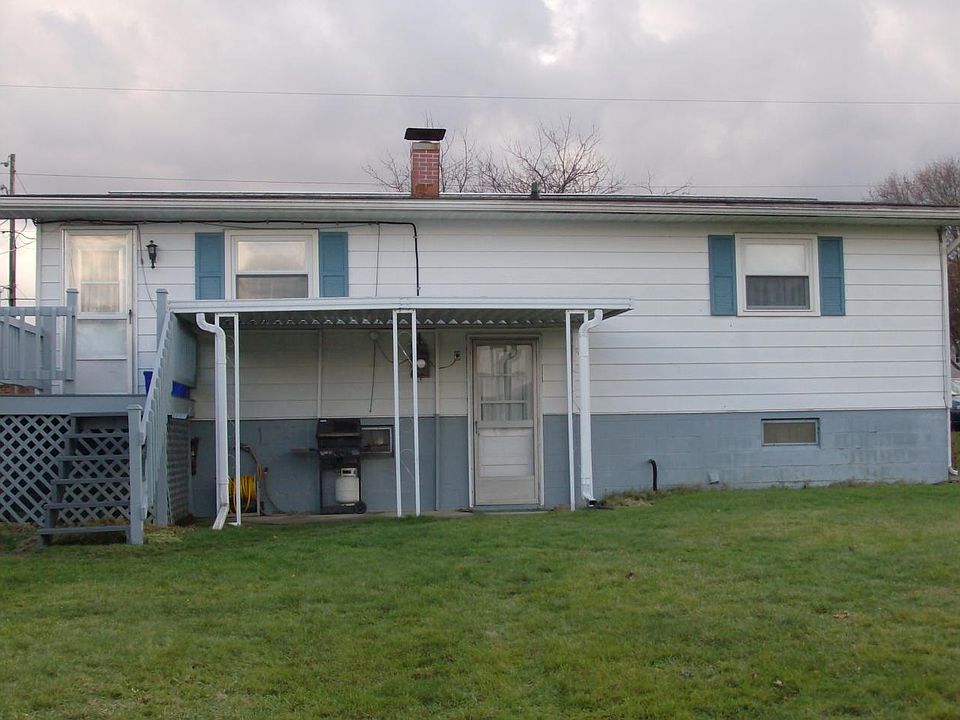 2nd image of 16 E Summit St