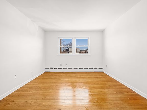 4th image of 498 Joralemon St APT 3