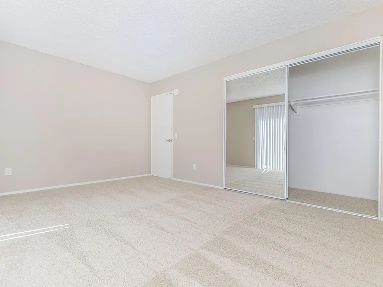 Huntington Highlander Apartment Homes — Photo 13