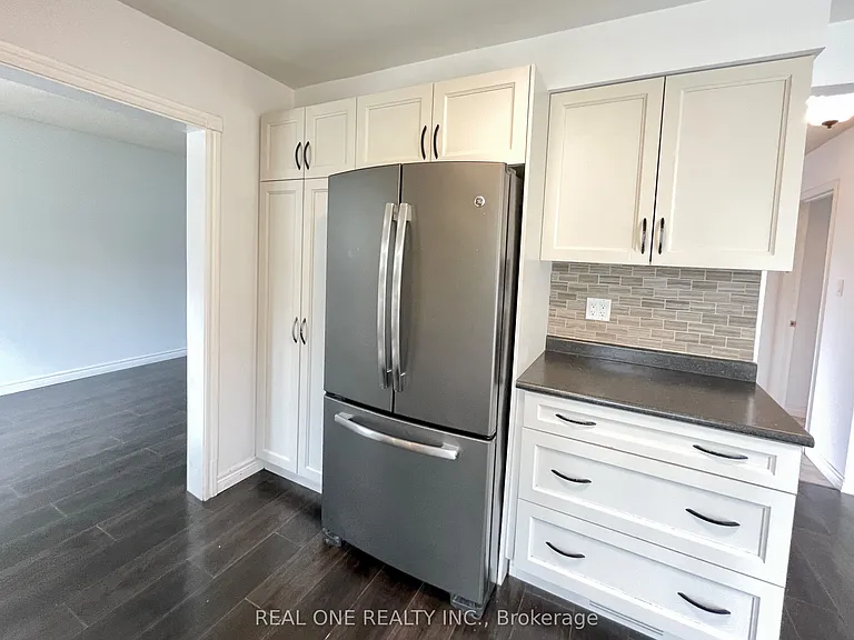 19 Blair Cres — Photo 17
