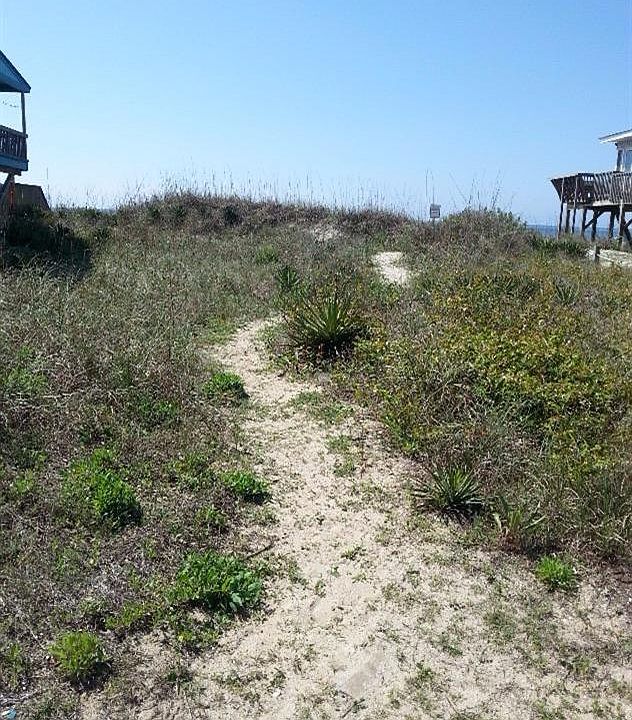 1st image of 715 W Beach Dr
