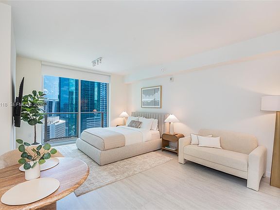 4th image of 77 SE 5th St #2513