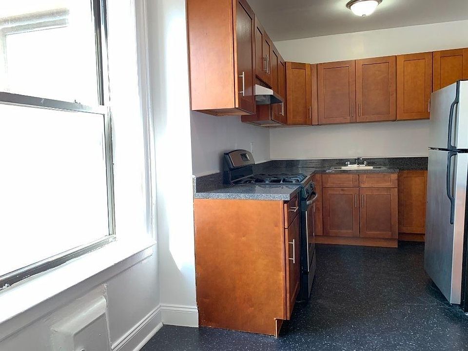 2nd image of 14420 35th Ave
