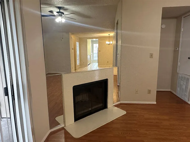 2121 Hepburn St #104 — Photo 4
