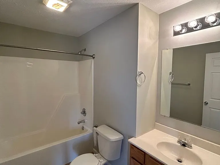 Ravina Apartments — Photo 13