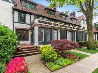 23 Ingram St, Forest Hills, NY 11375