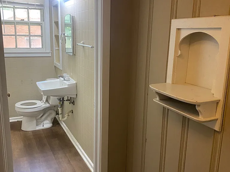 209 Herbert St #B — Photo 11