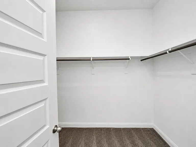 606 Round Lake Dr — Photo 19