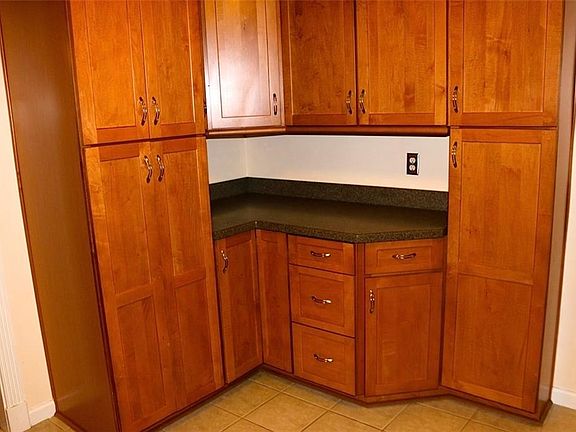 4th image of 1069 Tall Oak Dr