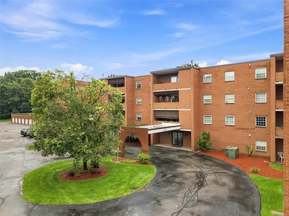 2850 Edgecliff Rd APT 35, New Kensington, PA 15068