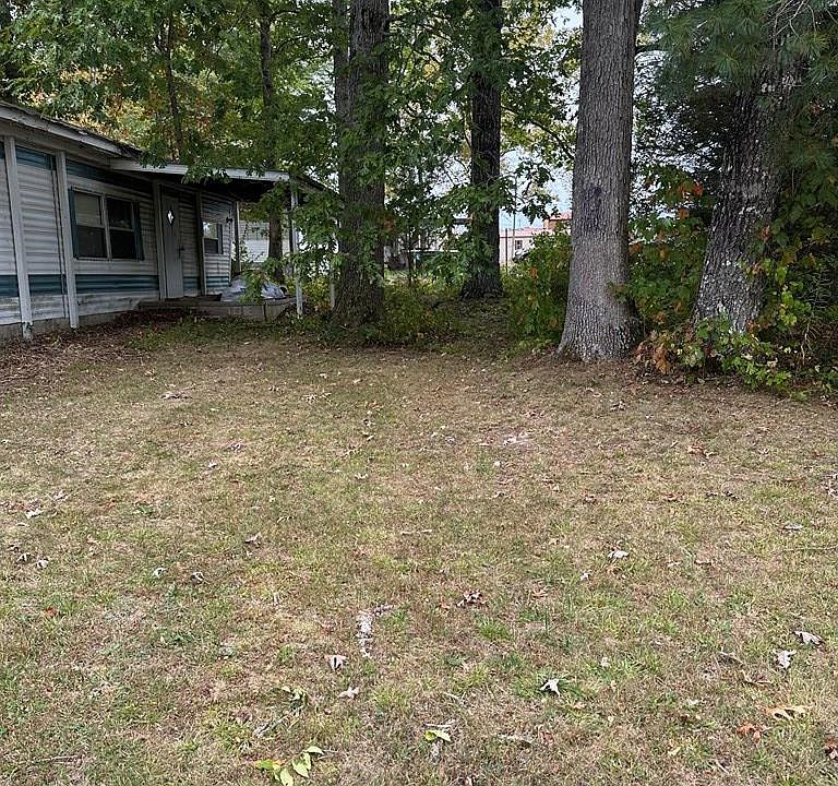 2nd image of 694 Eastland Rd