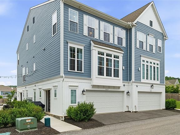 2nd image of 3023 Howell Dr