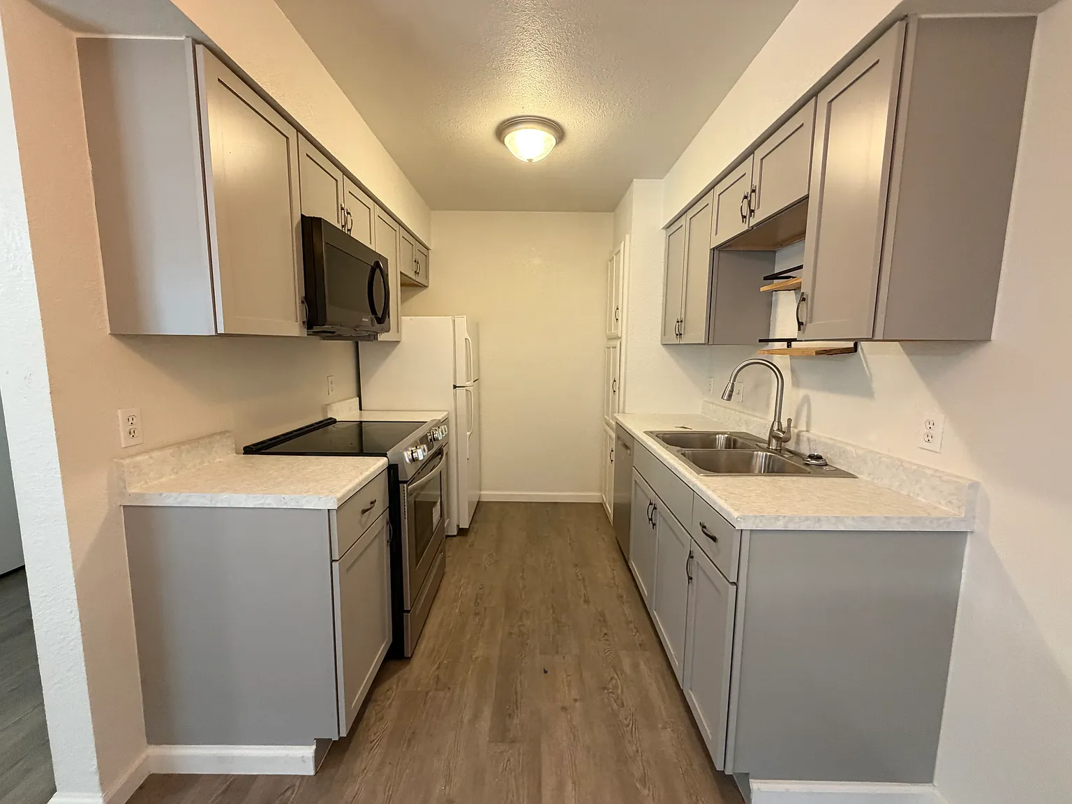 3 bed, 1064 sqft, $1,650 — Photo 3