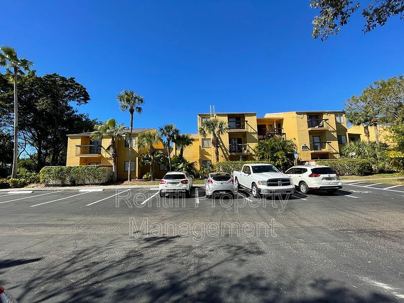 1st image of 2835 Winkler Ave APT 216