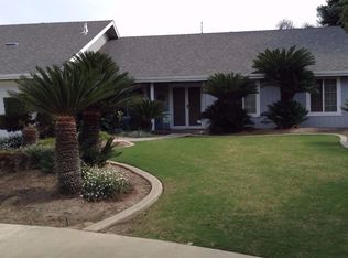 1210 E Millwood Dr, Dinuba, CA 93618