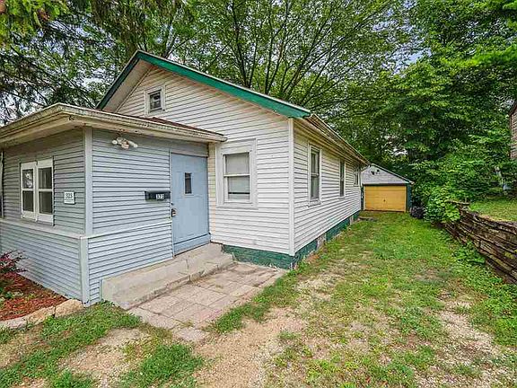 3rd image of 323 N Pierpont Ave